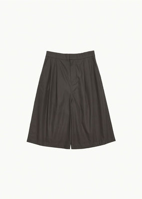 two tuck wide shorts, brown