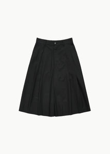 wide bermuda pants, black
