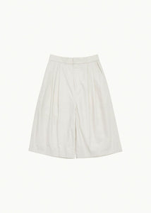 two tuck wide shorts, ivory