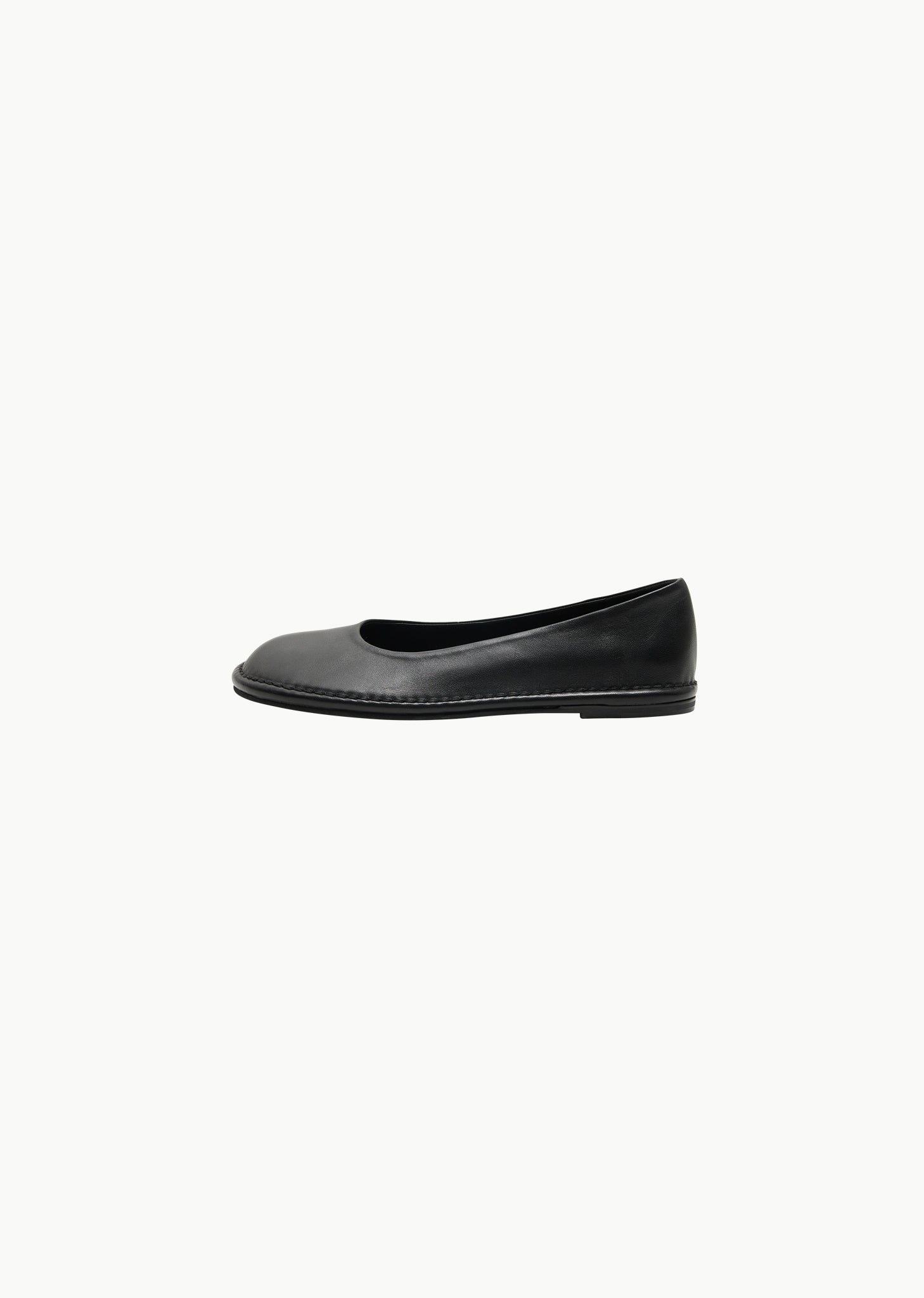 women's rounded flats, black
