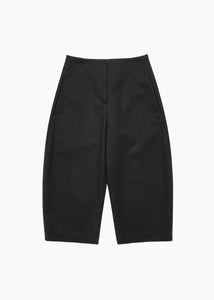 curved capri pants, black