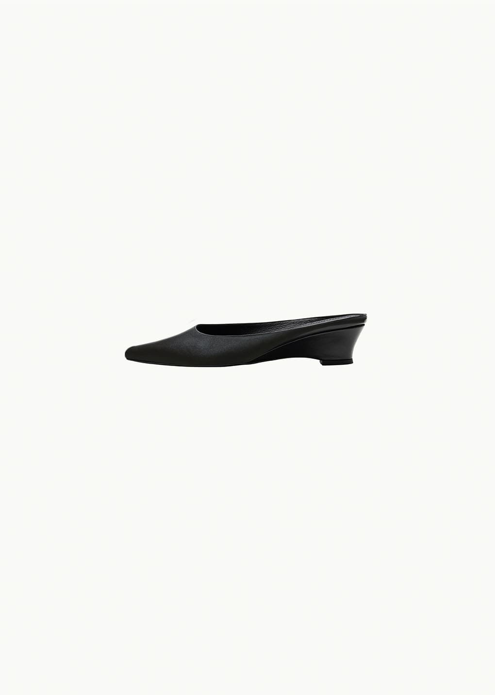 pointed toe heel, black