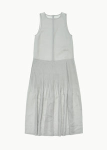 pleated sleeveless dress, grey