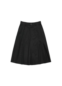 wide bermuda pants, black