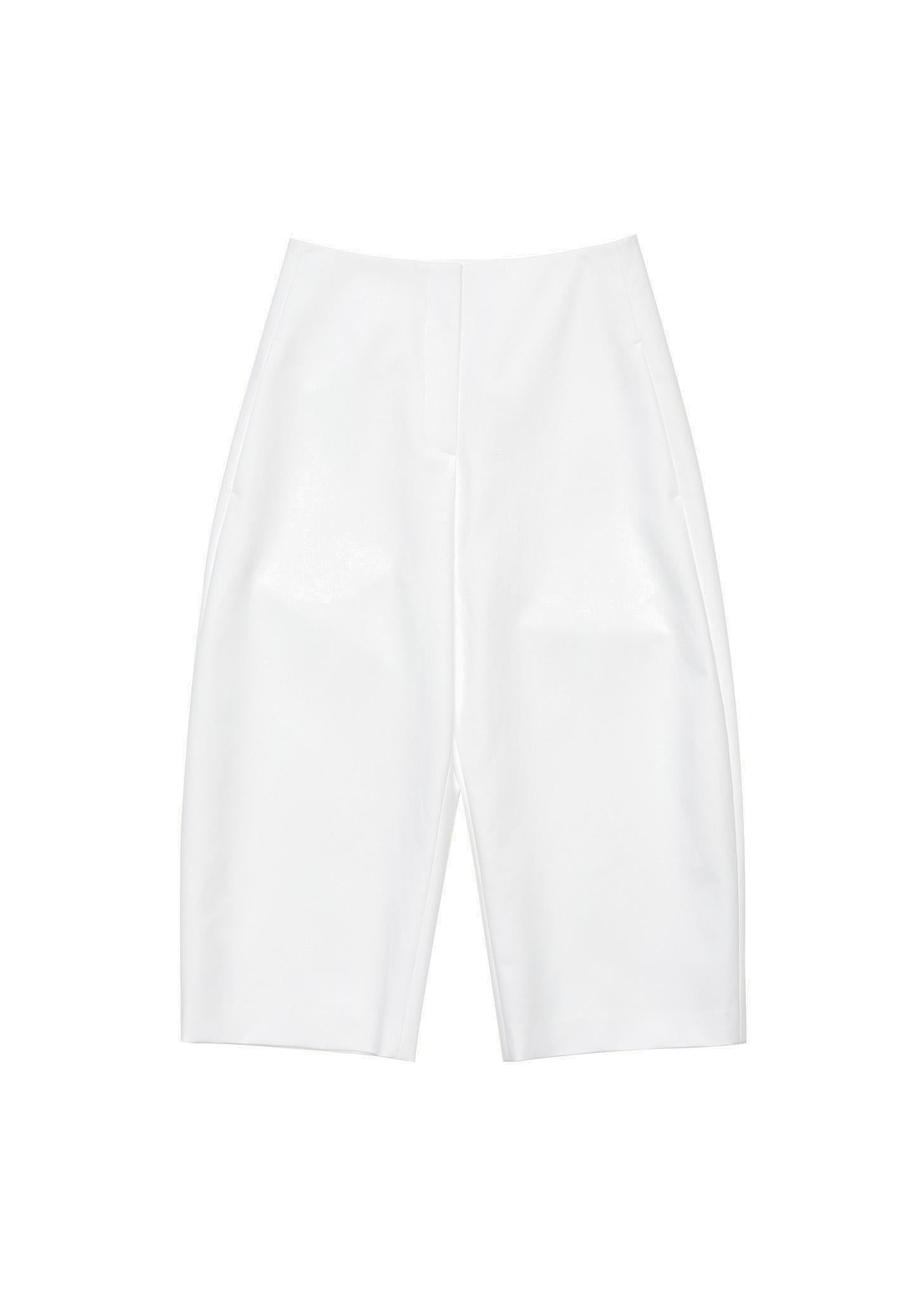 curved capri pants, white