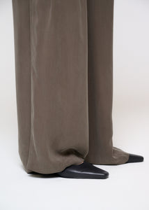 pointed toe heel, black hover